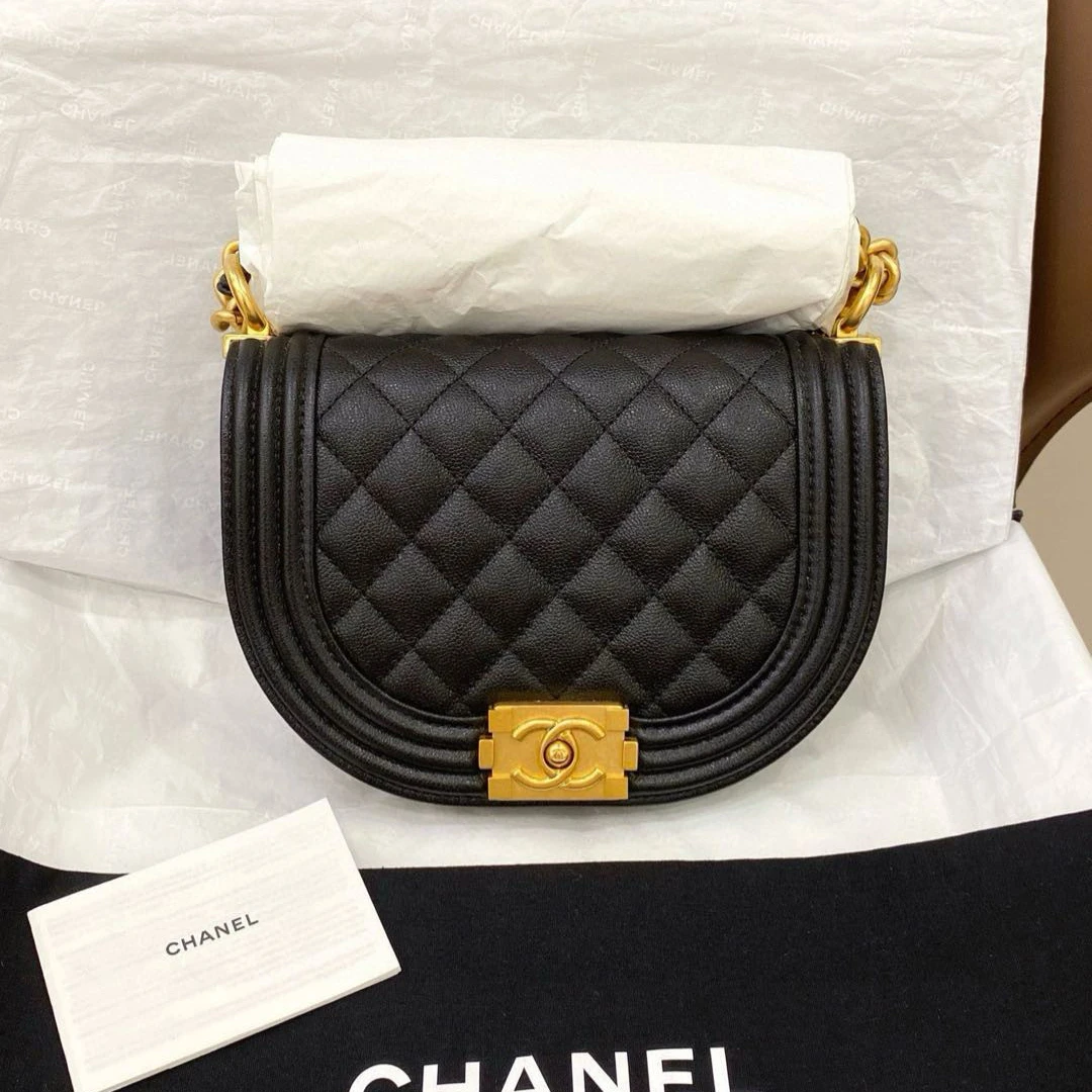 99新 Chanel/香奈儿 22a leboy马鞍形邮差包芯片款