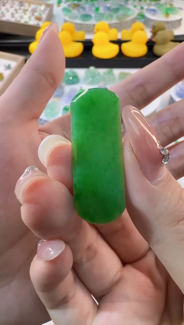 颈饰未镶嵌翡翠缅甸A货翡翠