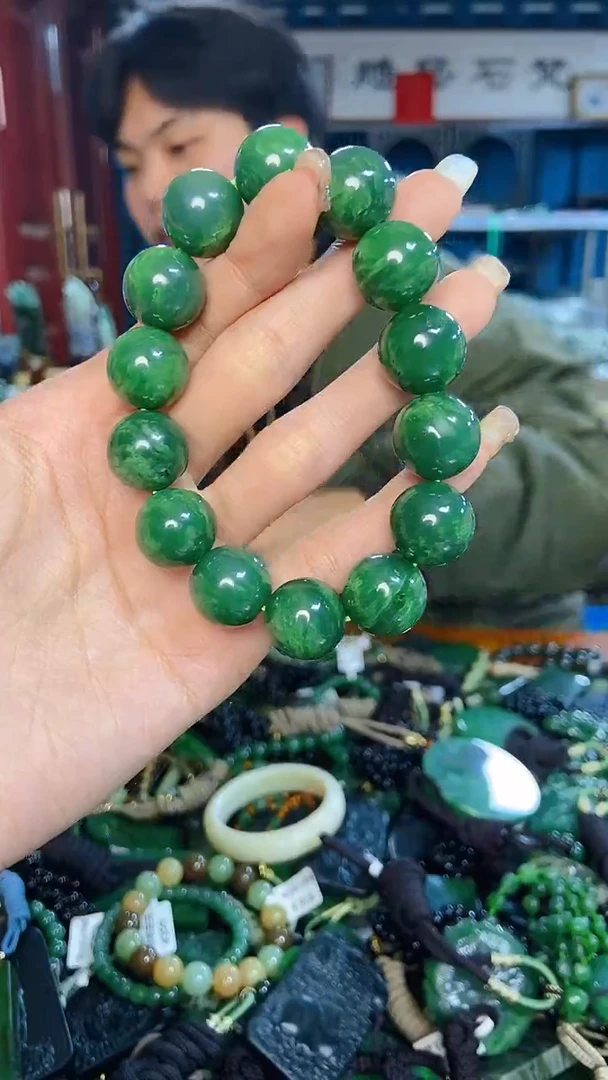 未镶嵌和田玉挂件1