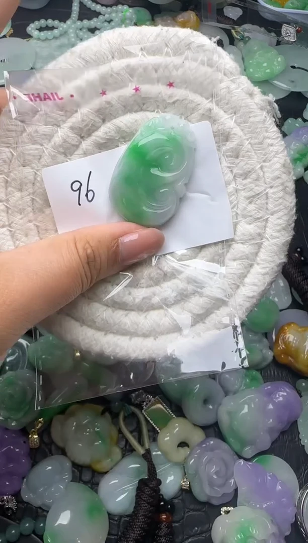 颈饰未镶嵌翡翠缅甸翡翠吊坠