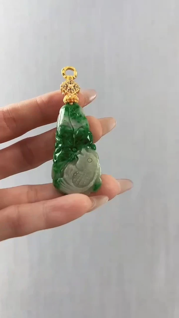 颈饰未镶嵌翡翠荷花鱼