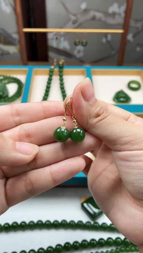 18K金镶嵌和田玉（碧玉）耳坠10mm单珠款耳坠