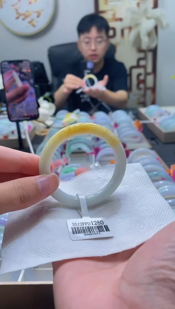 未镶嵌手镯翡翠107-52