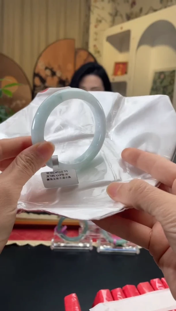 翡翠手镯未镶嵌翡翠手镯15