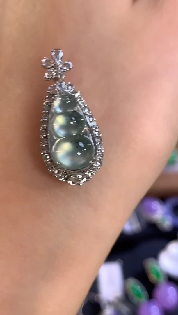 吊坠(不含链)18K金镶嵌翡翠A154