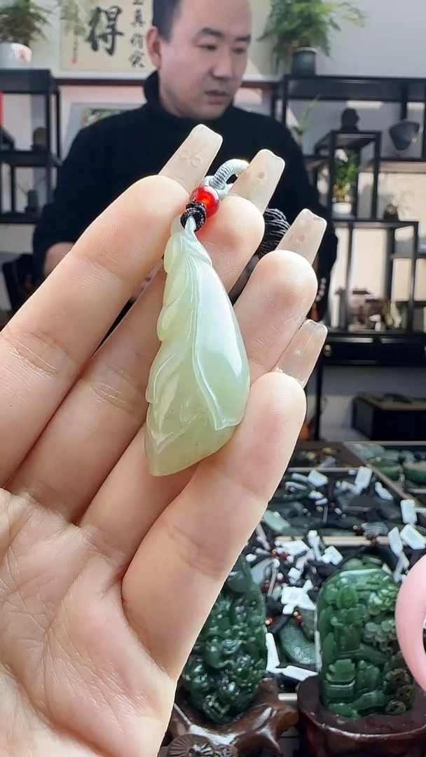 颈饰未镶嵌和田玉玉兰花