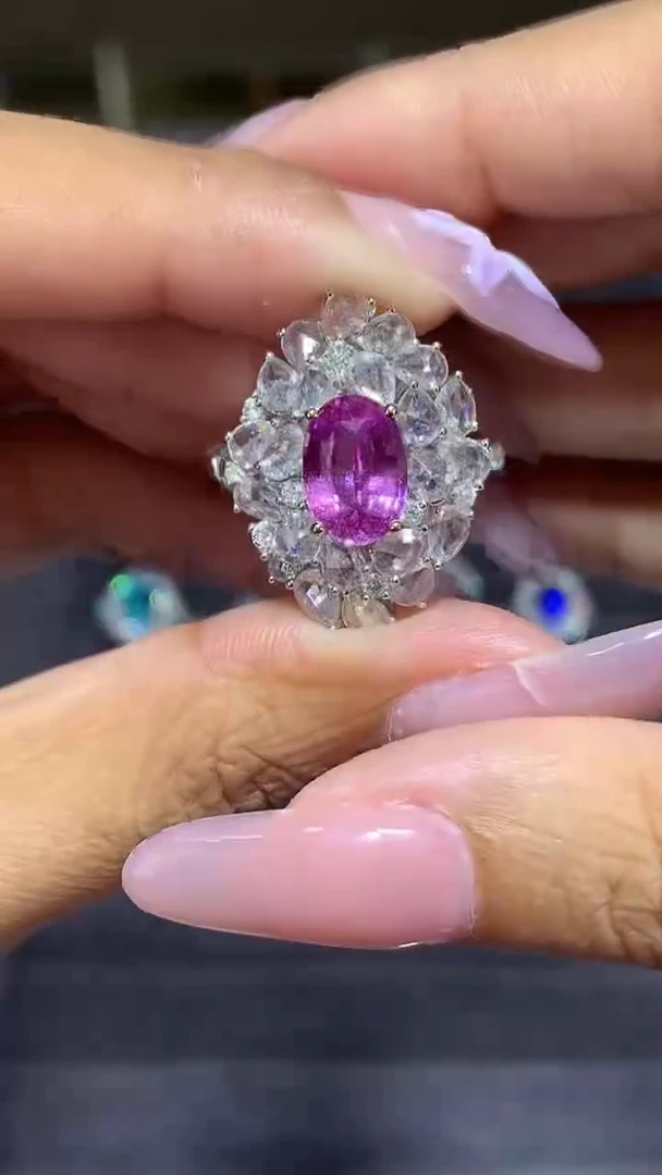 戒指彩色蓝宝石18K金镶嵌2.58CT