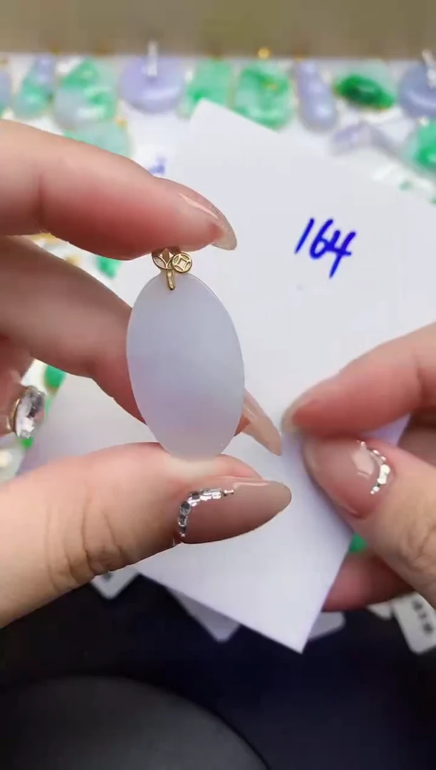 翡翠未镶嵌颈饰缅甸天然翡翠A货