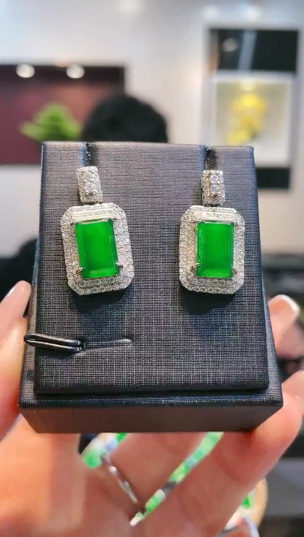 【闪购商品】翡翠颈饰银S925镶嵌A11天然A货翡翠耳饰