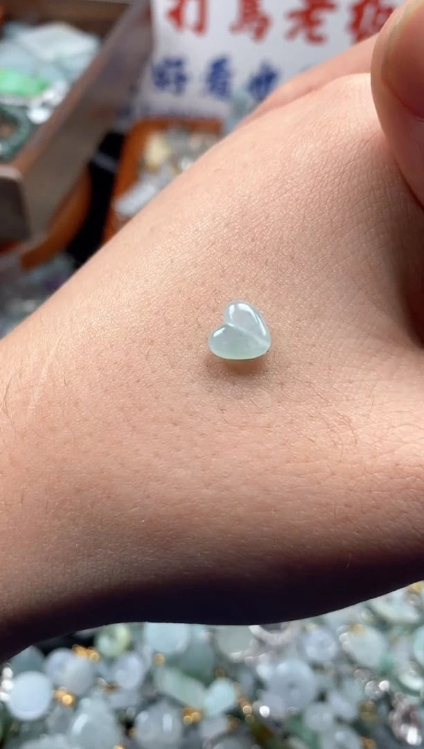 【闪购商品】翡翠颈饰未镶嵌哥哥