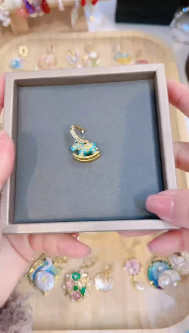 【闪购商品】淡水珍珠颈饰合金吊坠