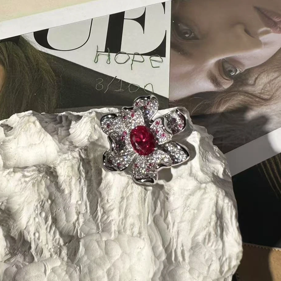 铜合金仿水晶胸针 禧娘娘-时尚创意复古大衣磁吸胸针-S3587