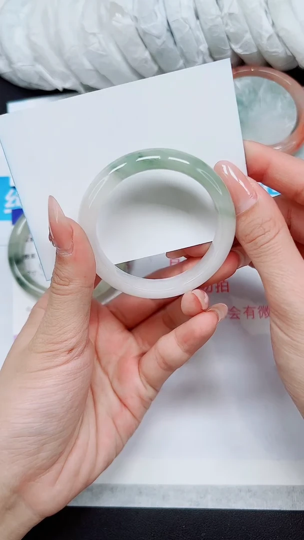 【闪购商品】石英质玉手镯未镶嵌A64-49*50*51