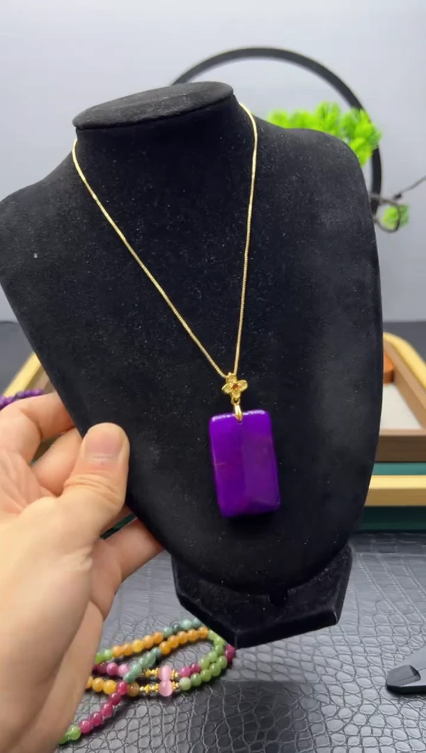 【闪购商品】苏纪石（舒俱来）颈饰14K金镶嵌D31