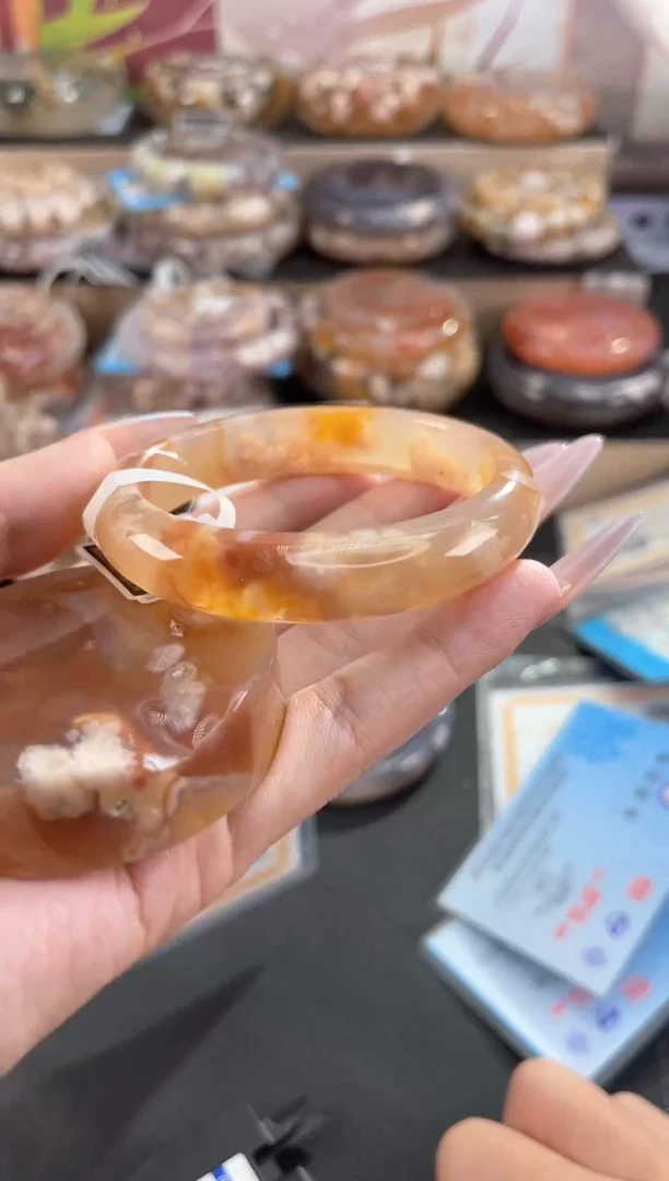 未镶嵌手镯石英质玉55