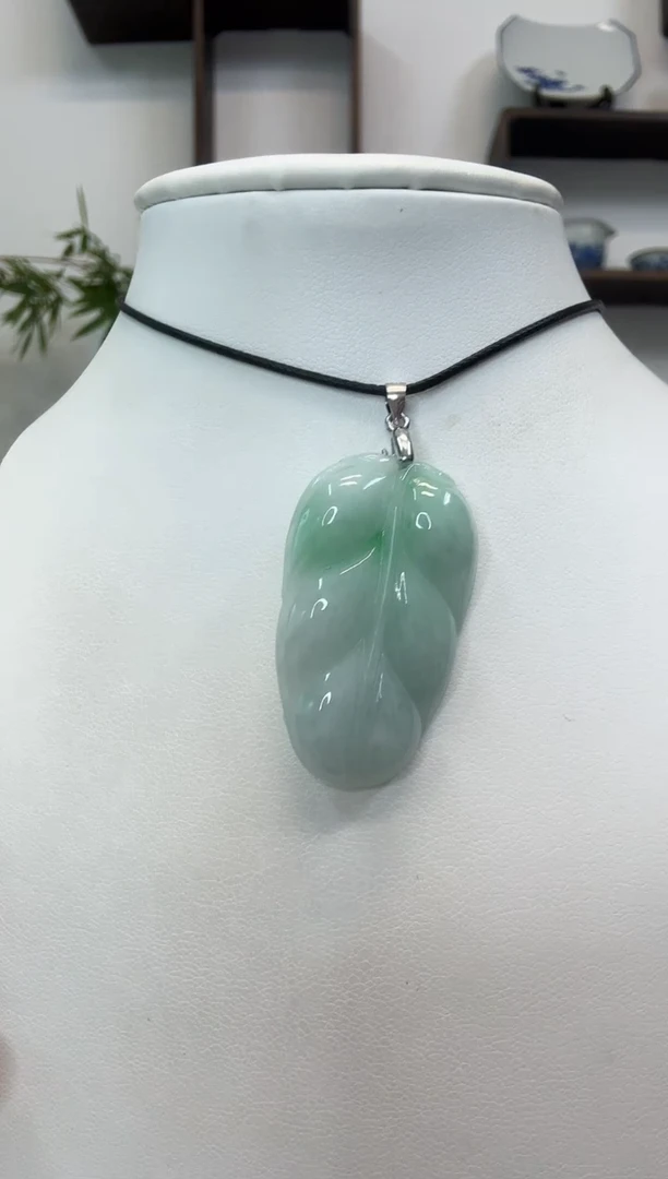 颈饰银S925镶嵌翡翠叶子