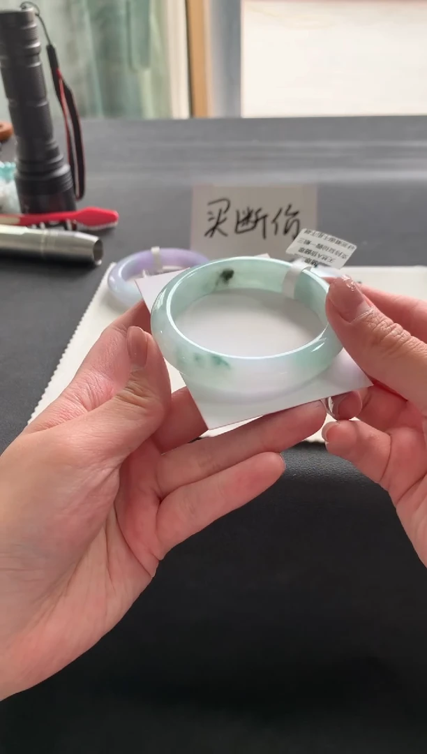 【闪购商品】翡翠手镯未镶嵌56.6正圈A4860买断