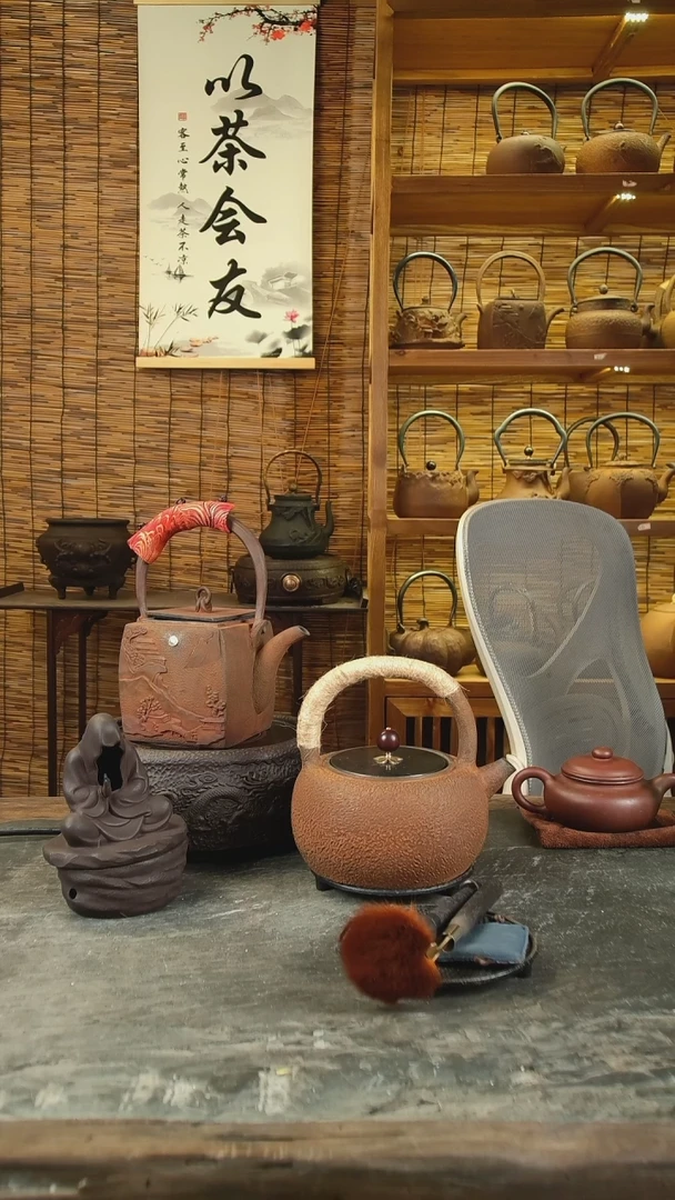 大***褂吉春堂铁壶