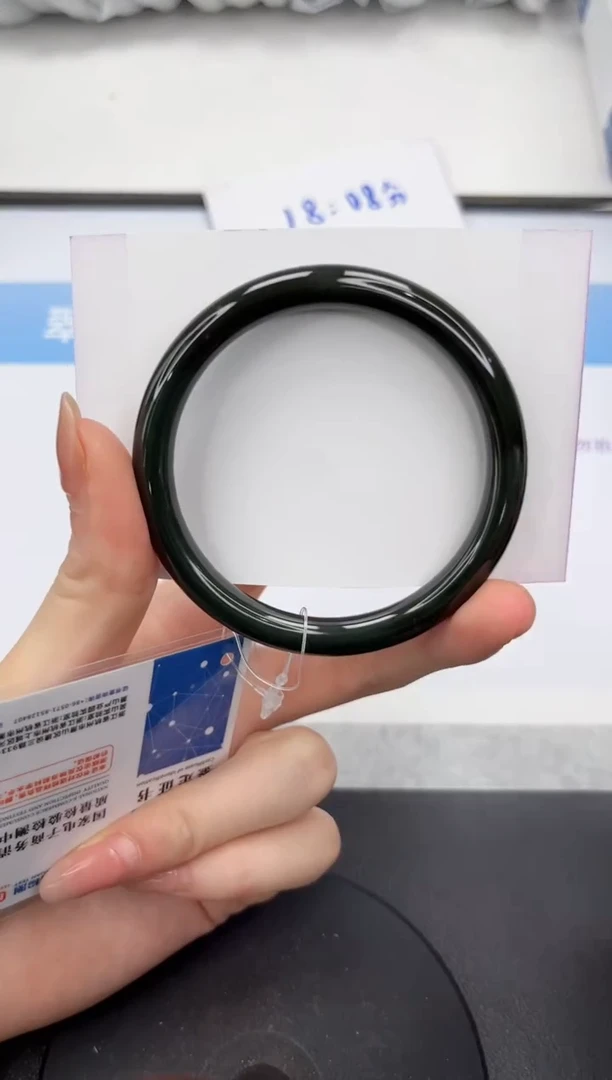 和田玉手镯未镶嵌V8-56.7