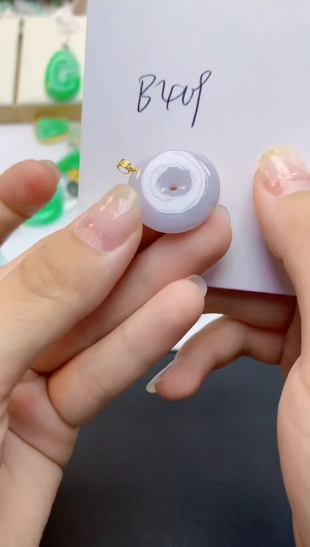 翡翠未镶嵌颈饰天然缅甸A货翡翠