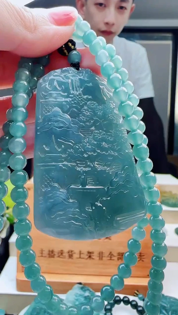 翡翠未镶嵌颈饰多样性发其中一