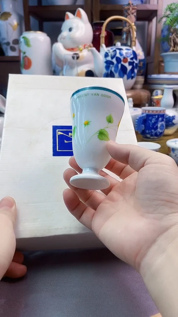 瓷片高足牛奶杯一一
