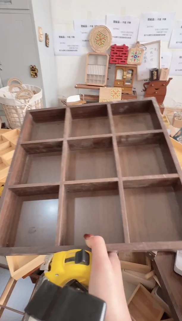 胡桃色九宫格微瑕拍下不退不换无售后