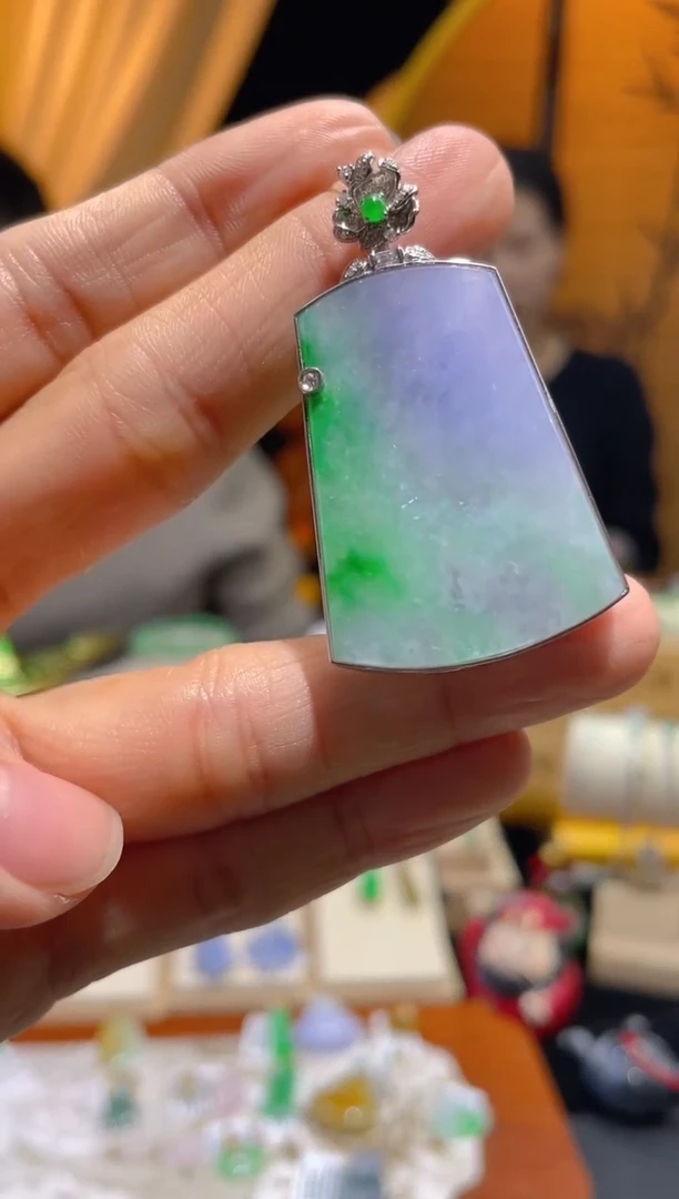 【闪购商品】翡翠颈饰18K金镶嵌假一赔三