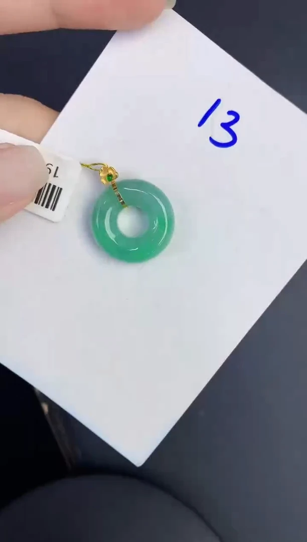 翡翠18K金镶嵌颈饰缅甸天然翡翠A货