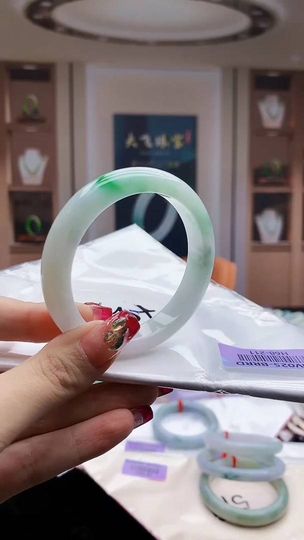 【闪购商品】翡翠手镯未镶嵌    H68-211
