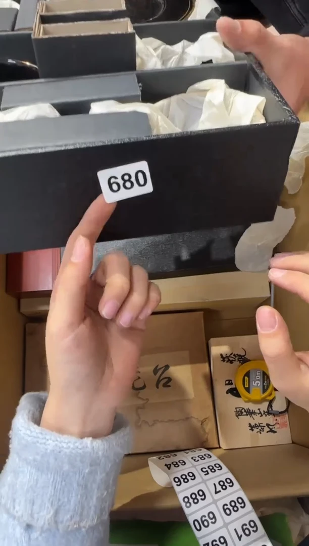 月**亮680...中古產品謹慎參拍