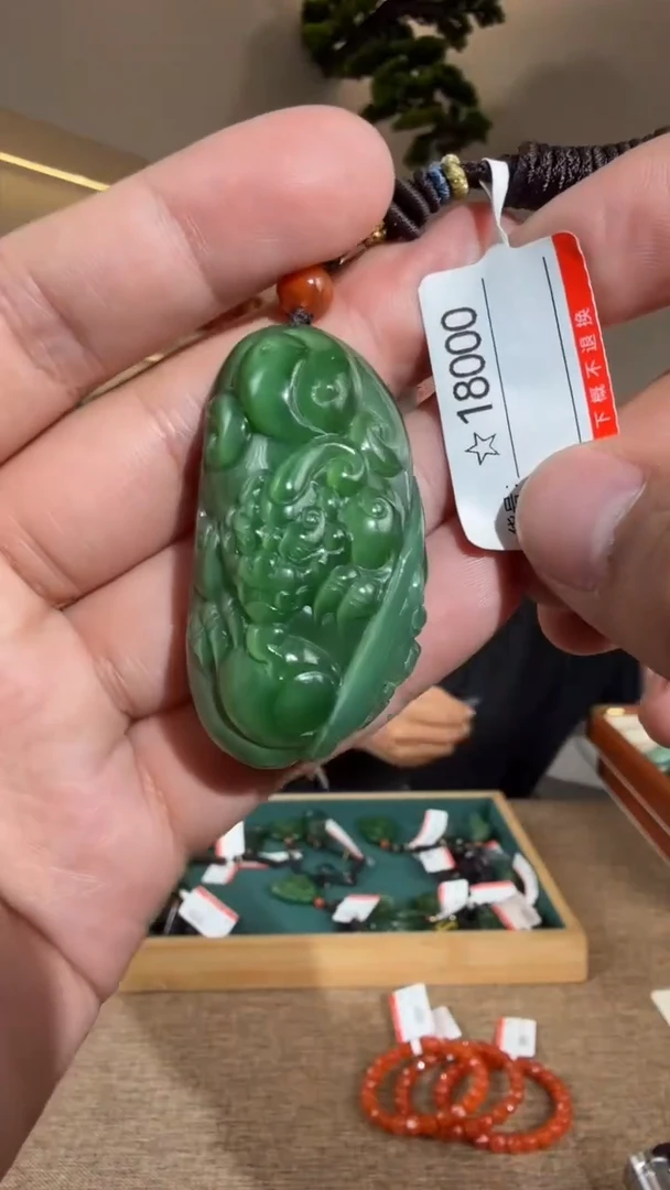 颈饰未镶嵌和田玉1