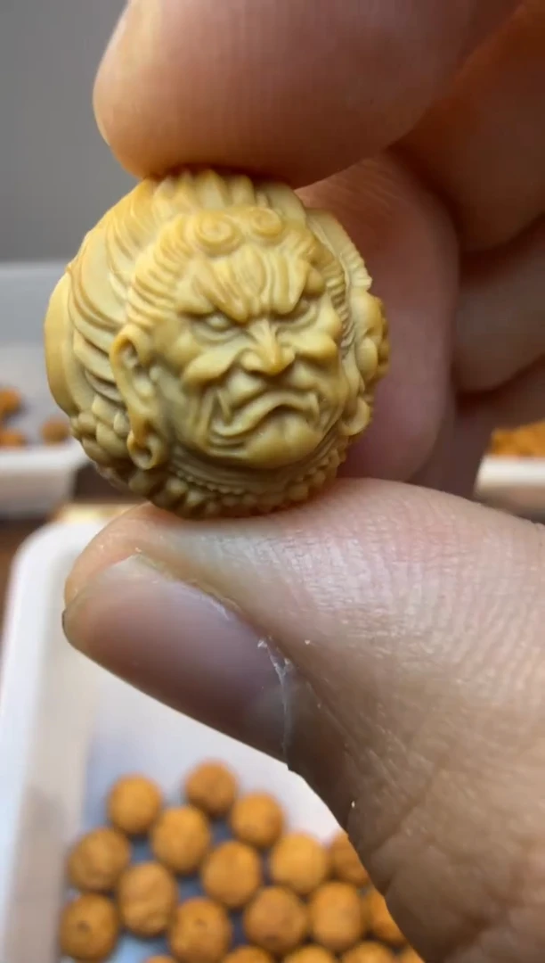 吊坠猴头核桃御龙不动明王