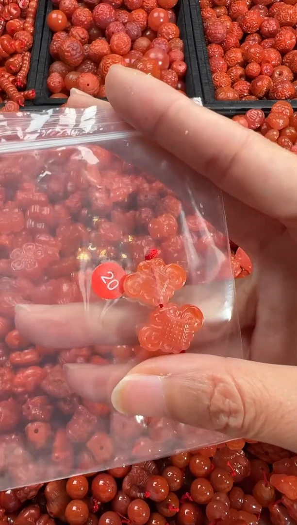 【闪购商品】南红玛瑙颈饰未镶嵌1