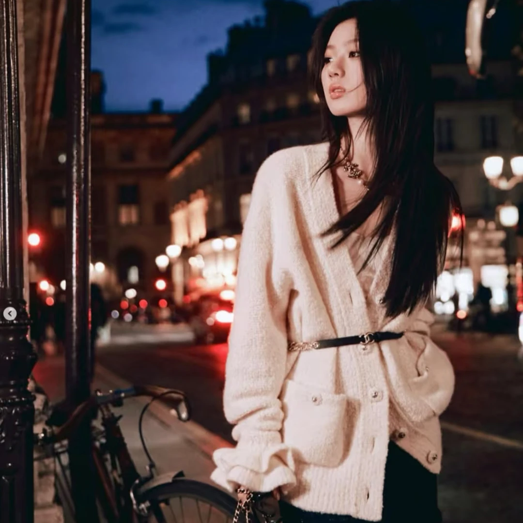 99新 Chanel/香奈儿 24K奶白色深V木耳花边系带针织毛衣36码