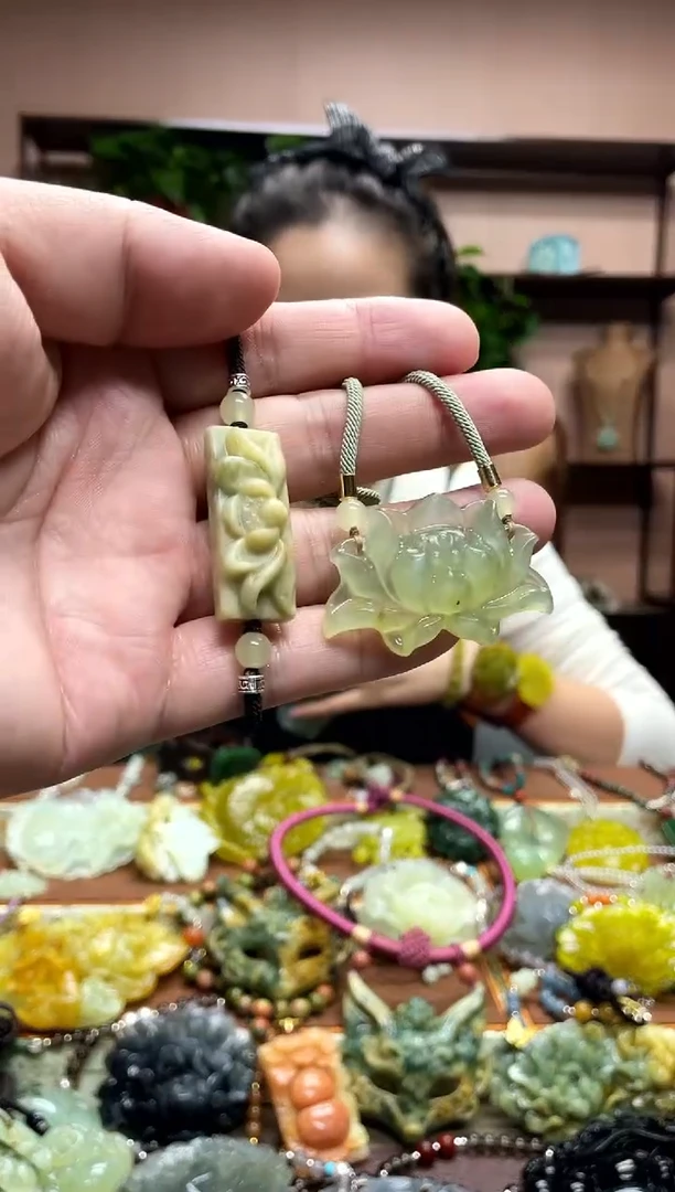 未镶嵌岫玉吊坠·