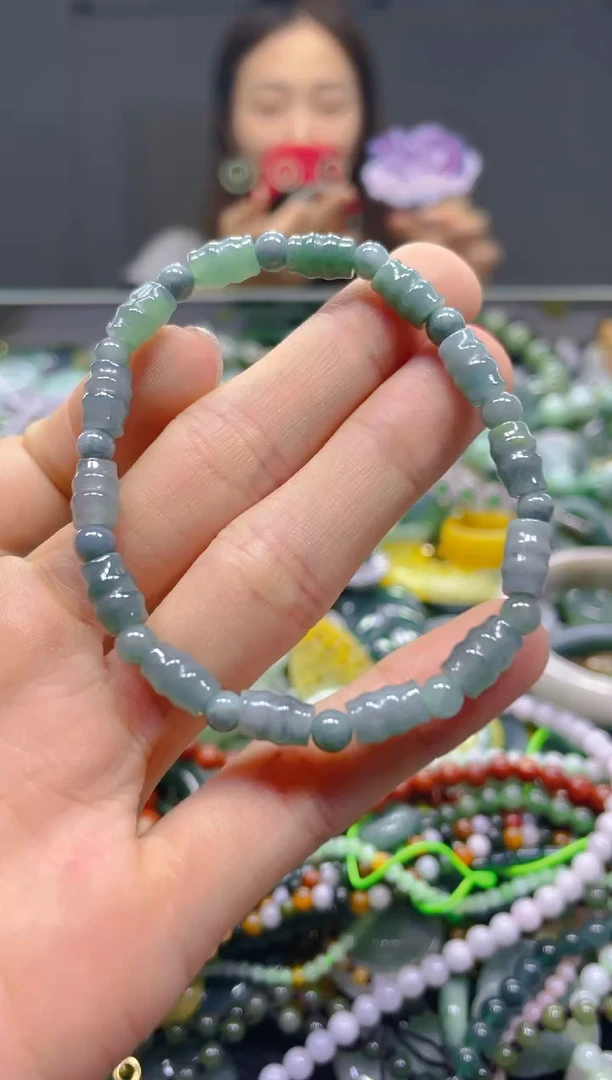 颈饰未镶嵌翡翠5MM/Q/翡翠A货，一件也是批发价