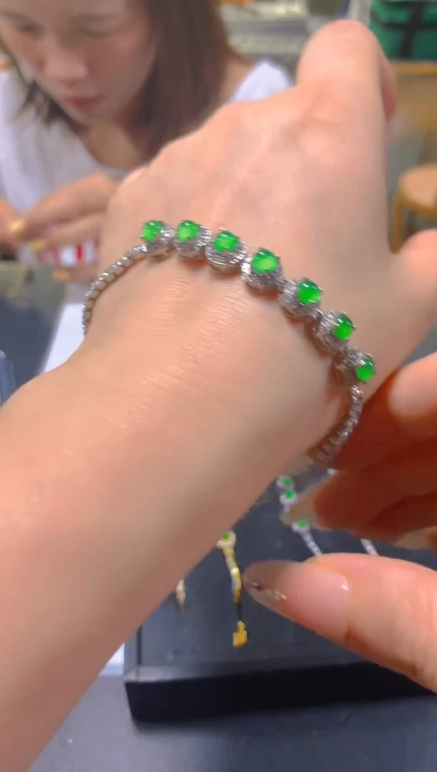 颈饰未镶嵌翡翠多样性发一