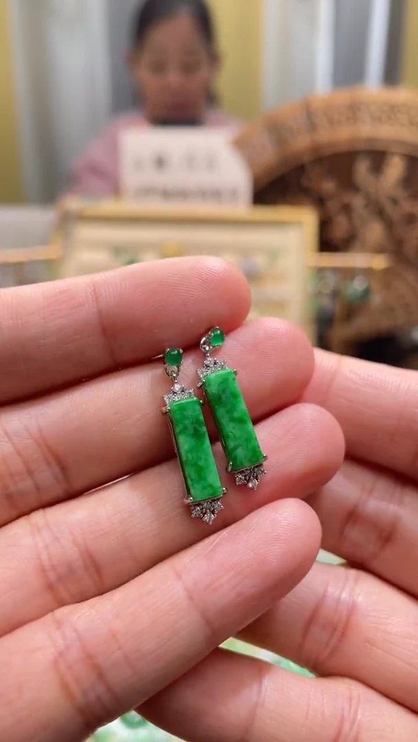 颈饰未镶嵌翡翠无事牌一对