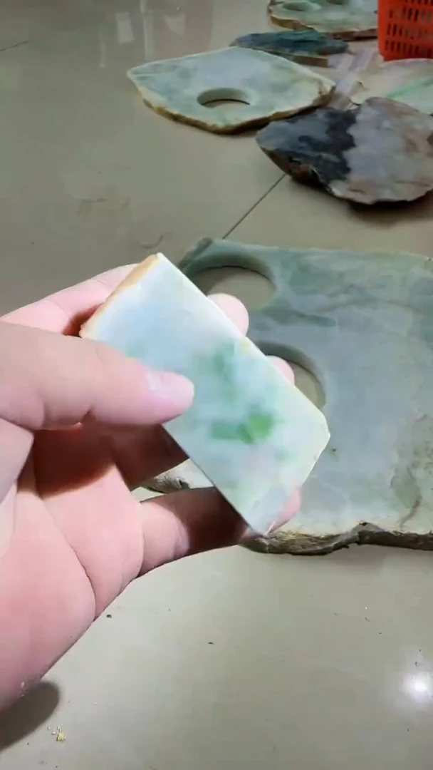 【闪购商品】翡翠颈饰未镶嵌316天然翡翠