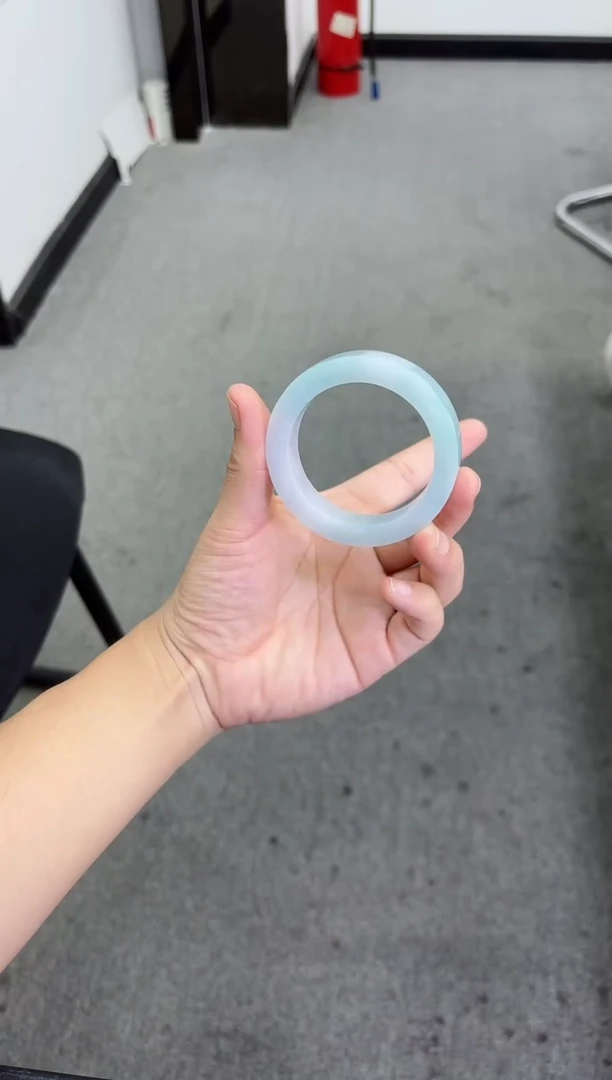 未镶嵌手镯定制翡翠来**去手镯