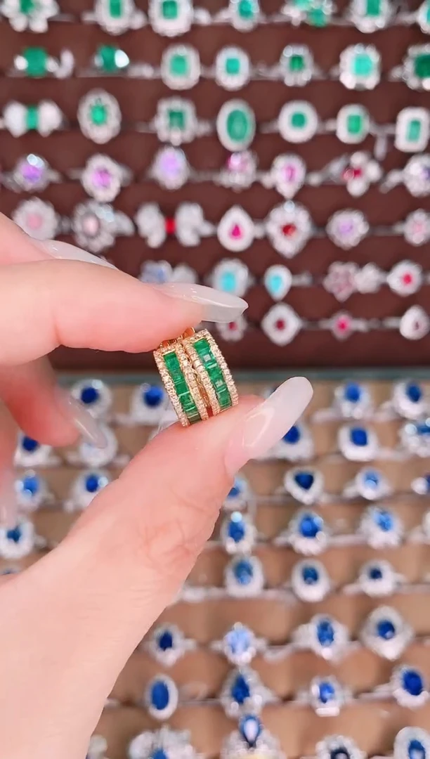 【闪购商品】祖母绿18K金耳饰18K金镶嵌.