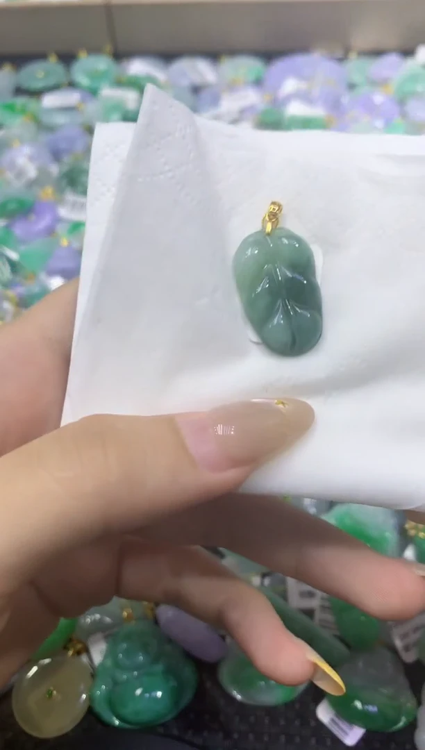 颈饰未镶嵌翡翠天然缅甸翡翠A货