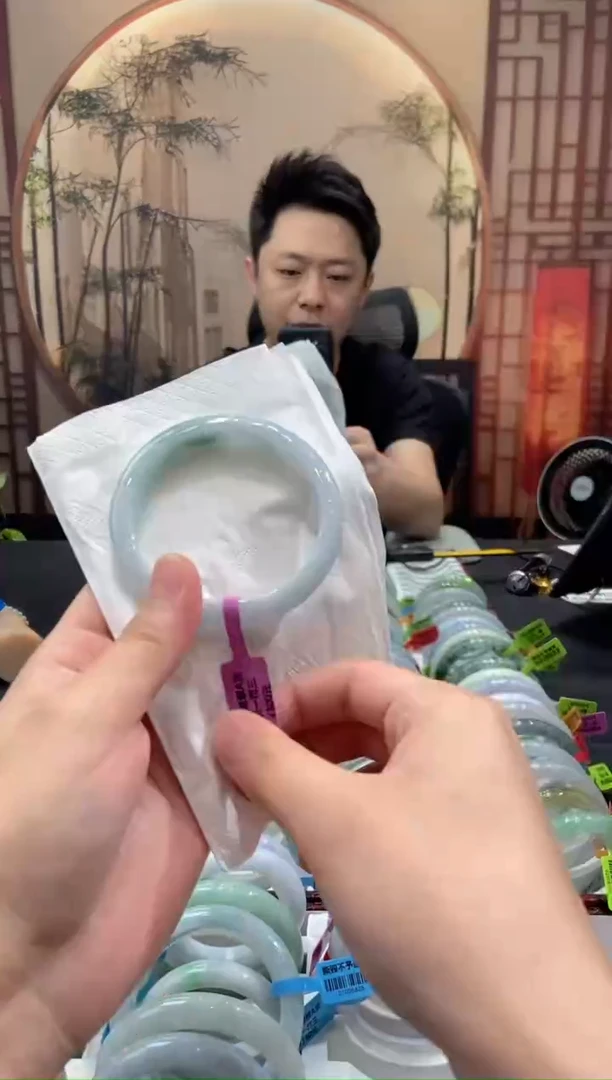 未镶嵌手镯翡翠000054330