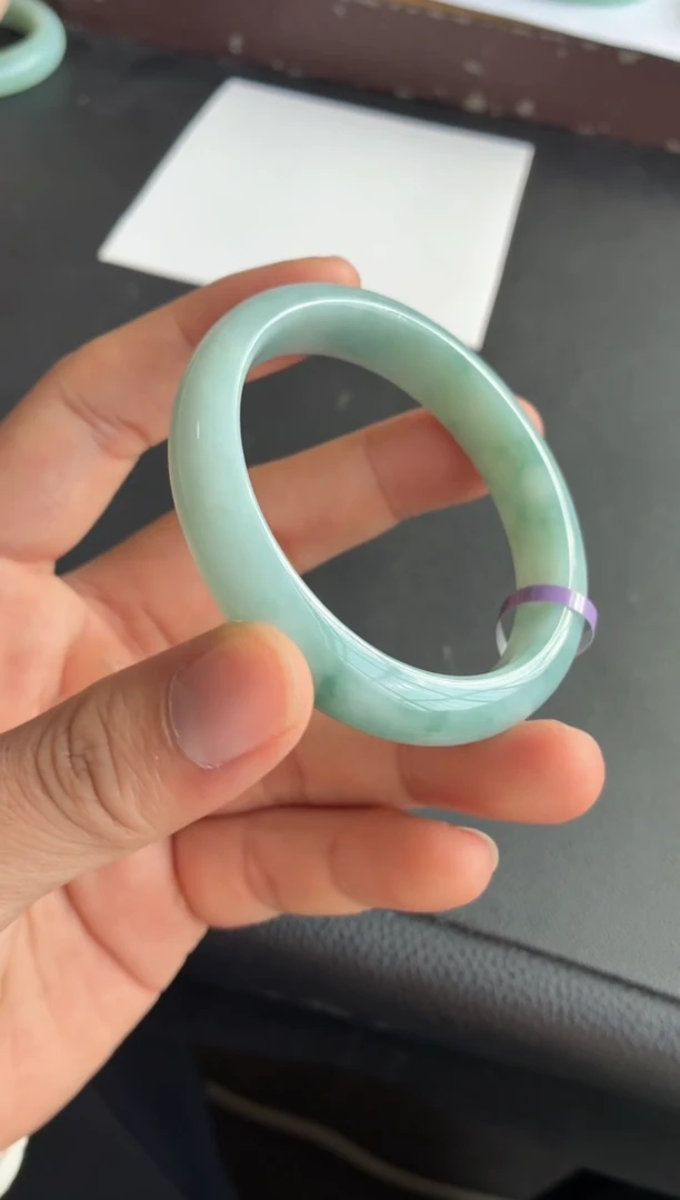 未镶嵌手镯翡翠满色飘花镯 45号 贵妃