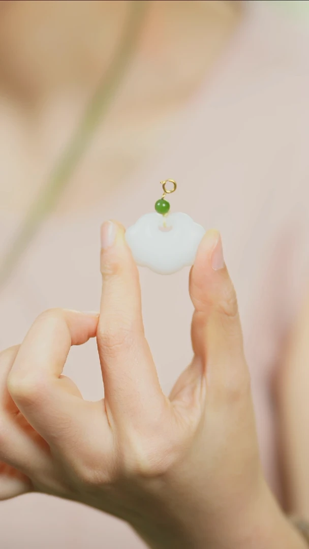 吊坠(不含链)18K金镶嵌和田玉1010-011