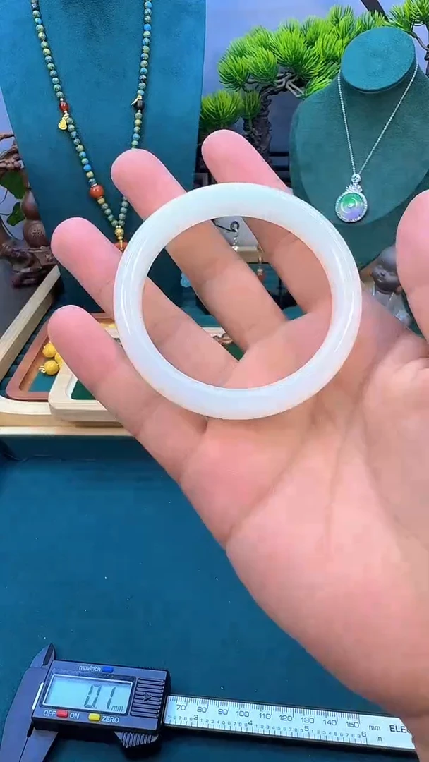 和田玉手镯未镶嵌S439