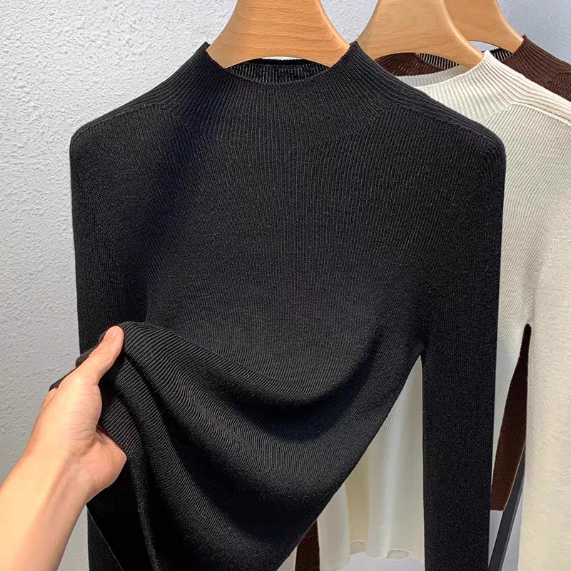 026半高领黑色针织衫内搭