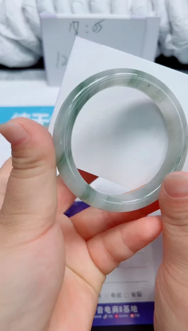 石英质玉手镯未镶嵌184--圈口：54.4