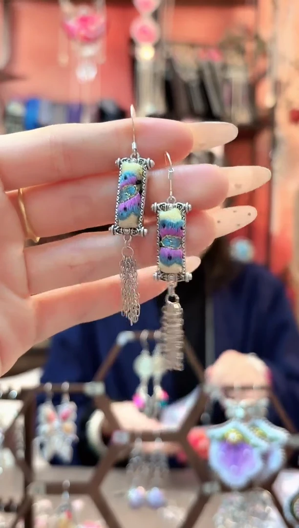 织绣云织谣民族风精美饰品  623